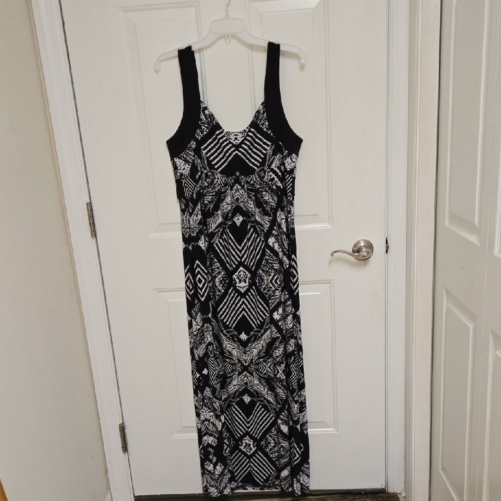 Style & Co. Black and White Patterned Maxi Dress - Picture 4 of 8